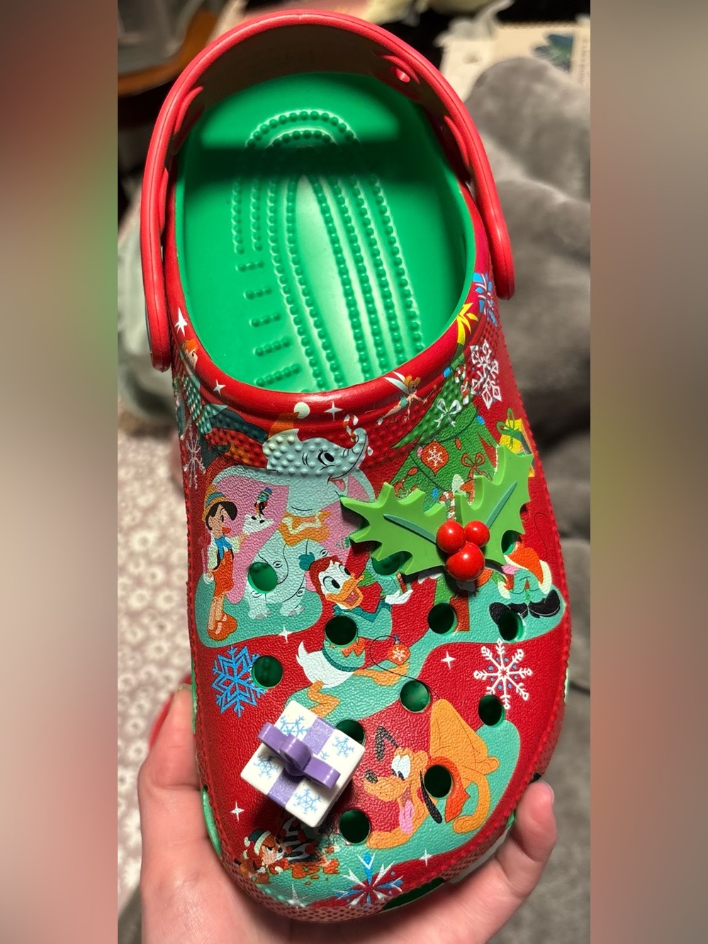 Disney Parks Mickey &Friends 2023 Christmas Holiday Classic Clogs W7/ M5 - Picture 6 of 11